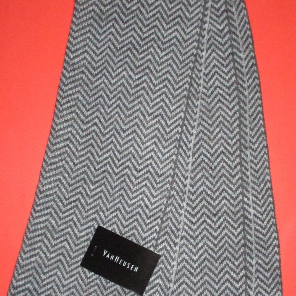 Van Heusen Chevron Gray Scarf 10 x 76 NWT Men's Fashion Accessory Faux Cashmere